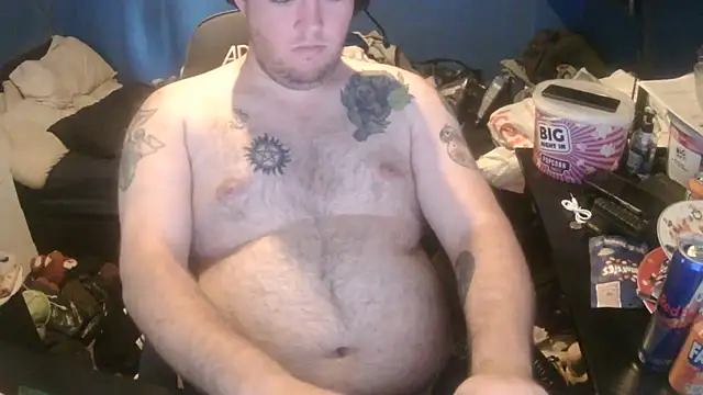 Snapshot of hunter_lust97 chatting on 05-19-26, 06:14 hunter lust97 online show from 05-19-26, 06:14