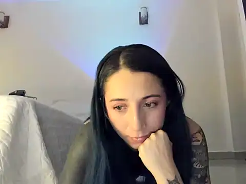 Snapshot of EvangelineLoveee chatting on 06-26-26, 03:11 EvangelineLoveee online show from 06-26-26, 03:11
