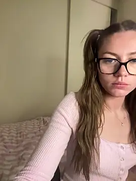 daisycollins online show from 06-12-26, 07:51