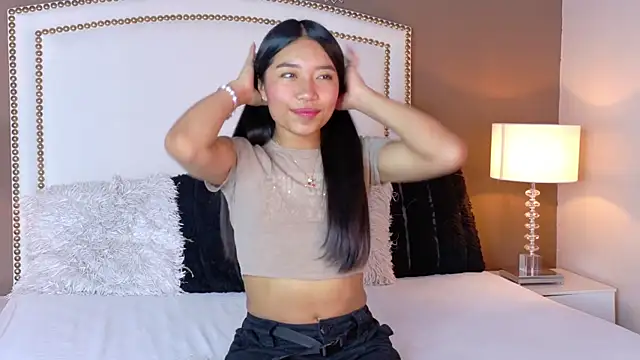 Snapshot of hanaluna_ chatting on 07-15-26, 02:55 hanaluna online show from 07-15-26, 02:55