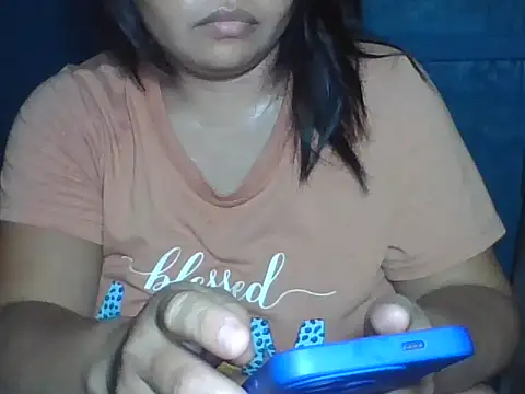 Snapshot of MommyKaye30 chatting on 07-12-26, 06:32 MommyKaye30 online show from 07-12-26, 06:32