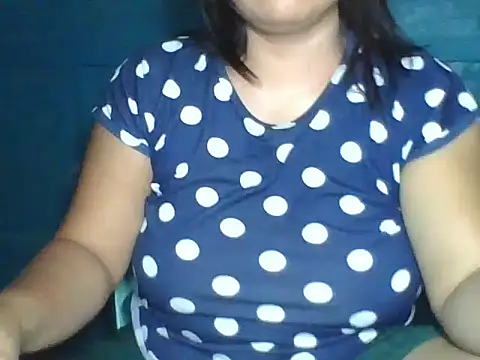 Snapshot of MommyKaye30 chatting on 07-13-26, 07:05 MommyKaye30 online show from 07-13-26, 07:05
