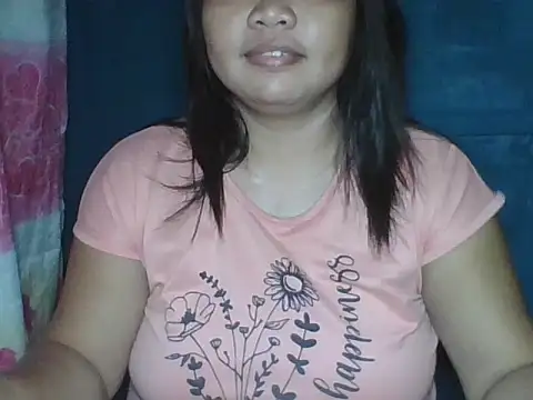 Snapshot of MommyKaye30 chatting on 07-17-26, 06:24 MommyKaye30 online show from 07-17-26, 06:24