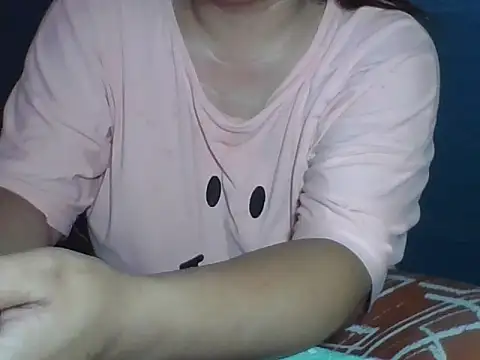 Snapshot of MommyKaye30 chatting on 07-18-26, 08:12 MommyKaye30 online show from 07-18-26, 08:12