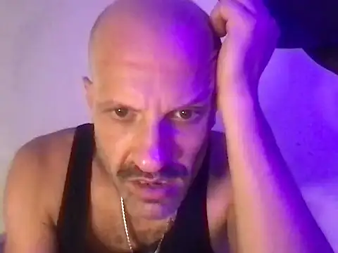 Snapshot of french_solo_X chatting on 06-03-26, 06:05 french solo X online show from 06-03-26, 06:05