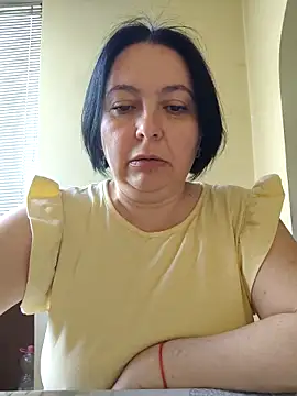 Snapshot of EmmaEmmy40 chatting on 05-11-26, 03:29 EmmaEmmy40 online show from 05-11-26, 03:29