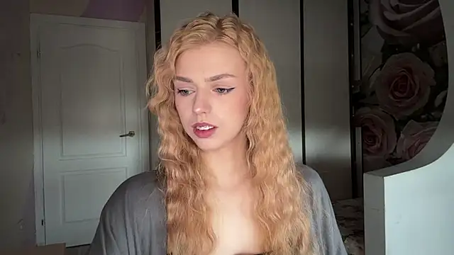 ScarlettRosy online show from 05-10-26, 04:06