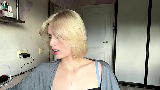 ScarlettRosy online show from 06-15-26, 04:09