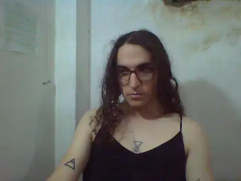 Snapshot of LaCuerva chatting on 05-23-26, 05:50 LaCuerva online show from 05-23-26, 05:50