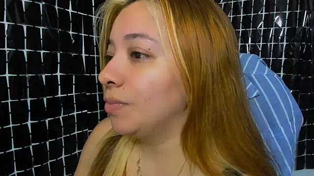 Snapshot of MissAlmaFenix chatting on 05-27-26, 04:37 MissAlmaFenix online show from 05-27-26, 04:37