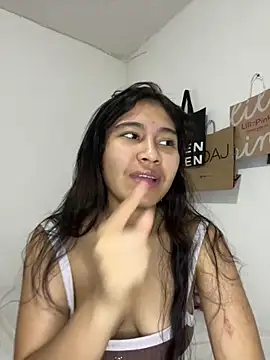 Snapshot of Xaannder chatting on 06-19-26, 01:32 Xaannder online show from 06-19-26, 01:32