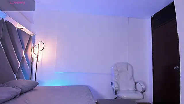 AmaraLewis online show from 07-01-26, 01:02