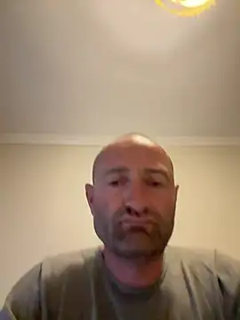 Snapshot of vladgree chatting on 05-05-26, 05:04 vladgree online show from 05-05-26, 05:04