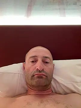 Snapshot of vladgree chatting on 05-07-26, 10:37 vladgree online show from 05-07-26, 10:37