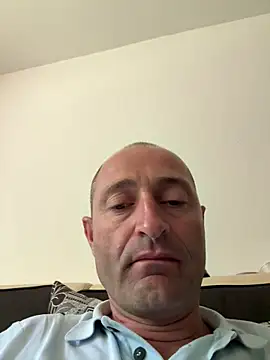 Snapshot of vladgree chatting on 05-10-26, 07:13 vladgree online show from 05-10-26, 07:13