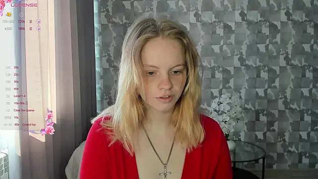 Snapshot of L_aura chatting on 05-05-26, 06:43 L aura online show from 05-05-26, 06:43