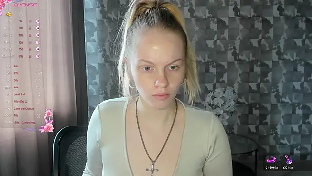 Snapshot of L_aura chatting on 05-10-26, 07:13 L aura online show from 05-10-26, 07:13