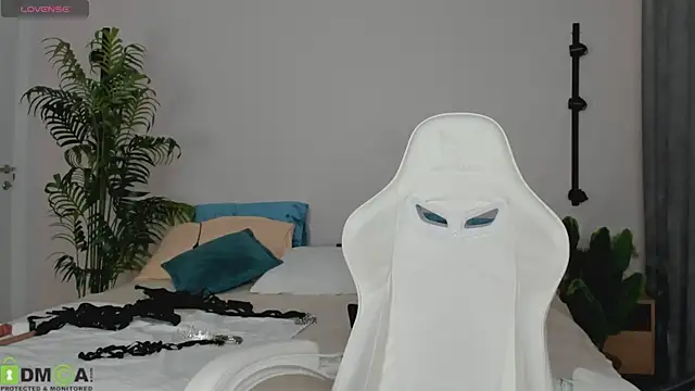 Nikki Mi1k online show from 07-18-26, 05:17