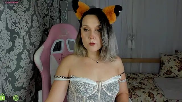 Nikki Mi1k online show from 07-28-26, 01:23
