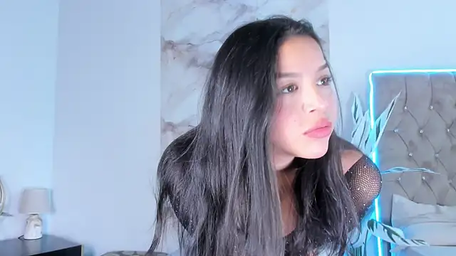 Clara4w online show from 06-21-26, 12:08