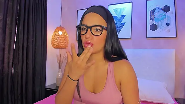 Hilaryportman149 online show from 05-06-26, 12:43