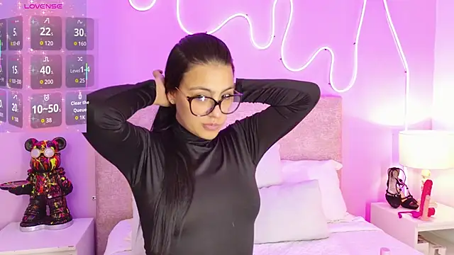 Hilaryportman149 online show from 06-17-26, 10:32