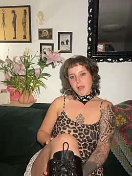 EmilieBraun online show from 06-13-26, 08:40