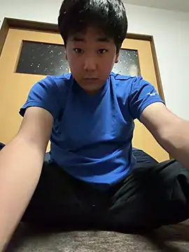 YuuYuu 010 online show from 05-05-26, 11:18