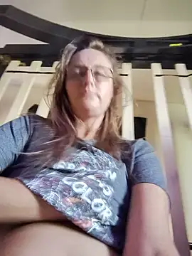Queenle91 online show from 06-21-26, 08:11