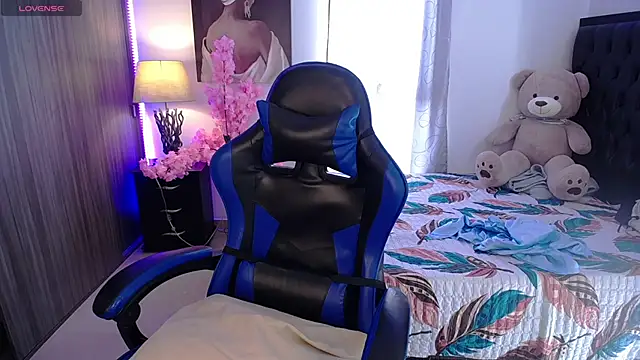 MarQueen1  online show from 05-11-26, 04:04