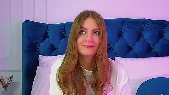 SofiaSarvains online show from 05-11-26, 04:04