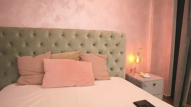 Snapshot of LeilaBie chatting on 07-15-26, 06:57 LeilaBie online show from 07-15-26, 06:57