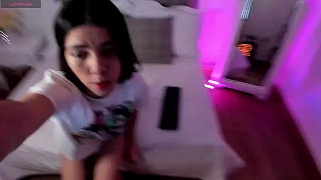 cutesofiaa online show from 05-27-26, 06:38