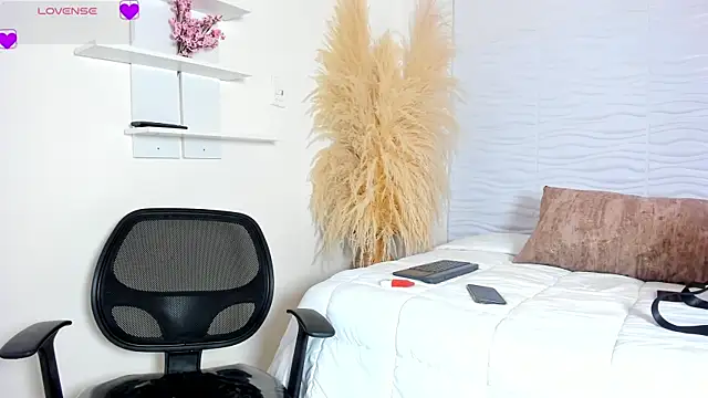 BritneyAndMaleth online show from 05-15-26, 10:17