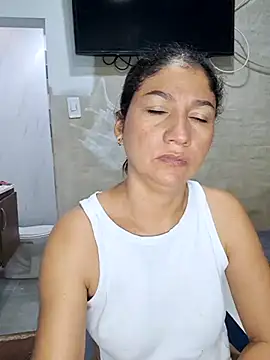 Snapshot of Rosa1079 chatting on 07-27-26, 12:56 Rosa1079 online show from 07-27-26, 12:56