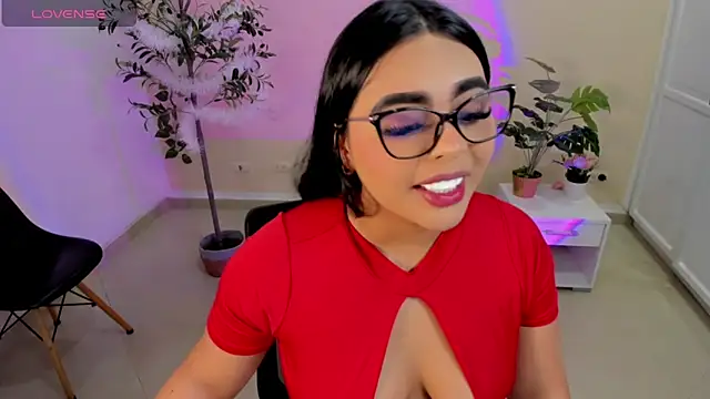 Snapshot of Margot_Robie chatting on 05-11-26, 02:45 Margot Robie online show from 05-11-26, 02:45