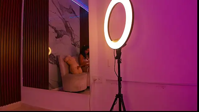 GabyHott  online show from 06-19-26, 09:40
