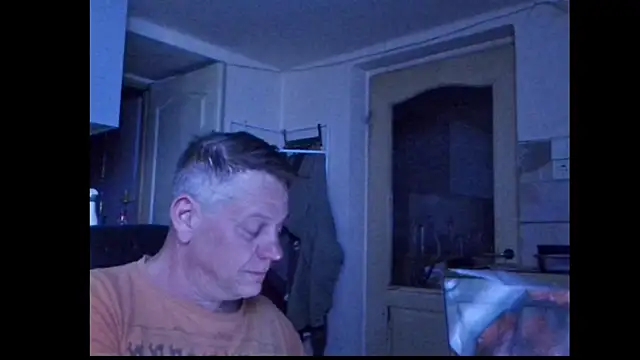 Sexycouple3518 online show from 05-08-26, 08:03