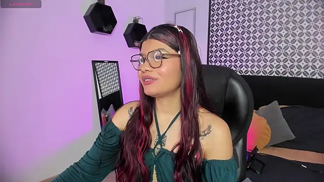amelie furtado online show from 06-21-26, 02:41