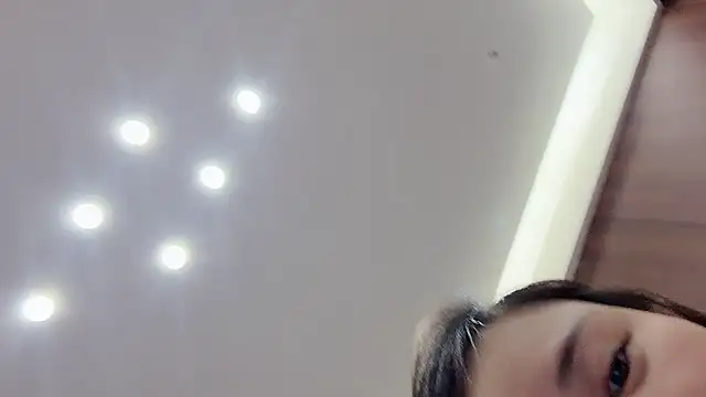 NanaZhang111 online show from 05-15-26, 11:39