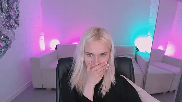 DanaWint online show from 06-11-26, 01:31