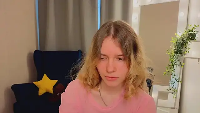 Snapshot of MilanaRayy chatting on 06-17-26, 05:54 MilanaRayy online show from 06-17-26, 05:54
