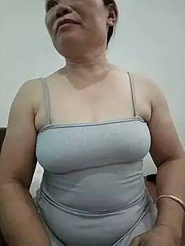 Snapshot of -Lytina- chatting on 07-24-26, 11:08 -Lytina- online show from 07-24-26, 11:08