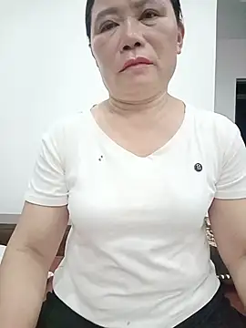 Snapshot of -Lytina- chatting on 08-03-26, 02:00 -Lytina- online show from 08-03-26, 02:00