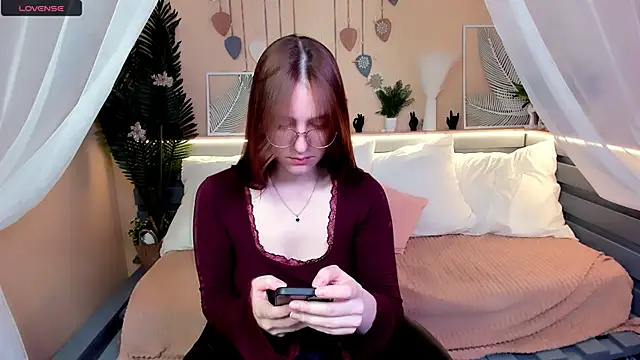 Snapshot of Maya_Winters chatting on 05-28-26, 10:34 Maya Winters online show from 05-28-26, 10:34