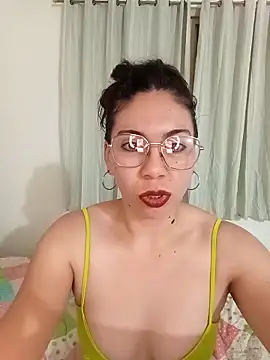 Mia essence online show from 05-10-26, 11:43