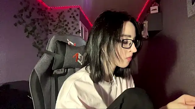 NightFoxxx online show from 05-15-26, 02:02