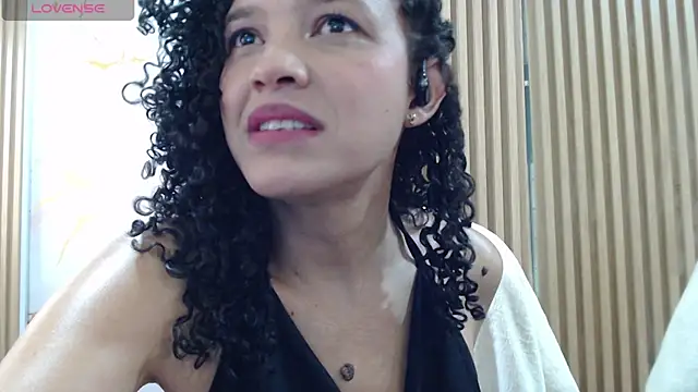 Snapshot of Jazlin_Sg chatting on 06-09-26, 01:34 Jazlin Sg online show from 06-09-26, 01:34