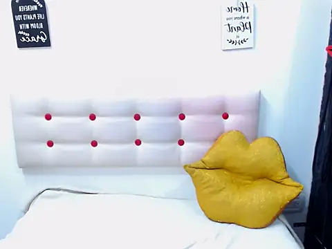 whitneynaugthyxxxx online show from 06-20-26, 10:01