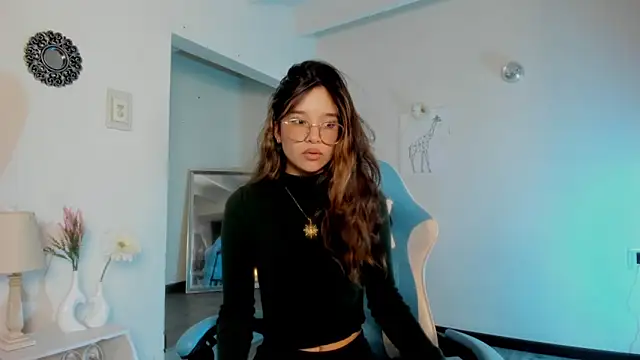 Snapshot of Zoe_dear chatting on 05-12-26, 09:23 Zoe dear online show from 05-12-26, 09:23